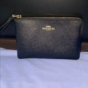 ✨Coach✨ brand new wristlet wallet